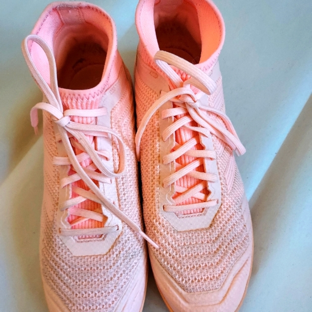EUC ADIDAS PREDITORS a3